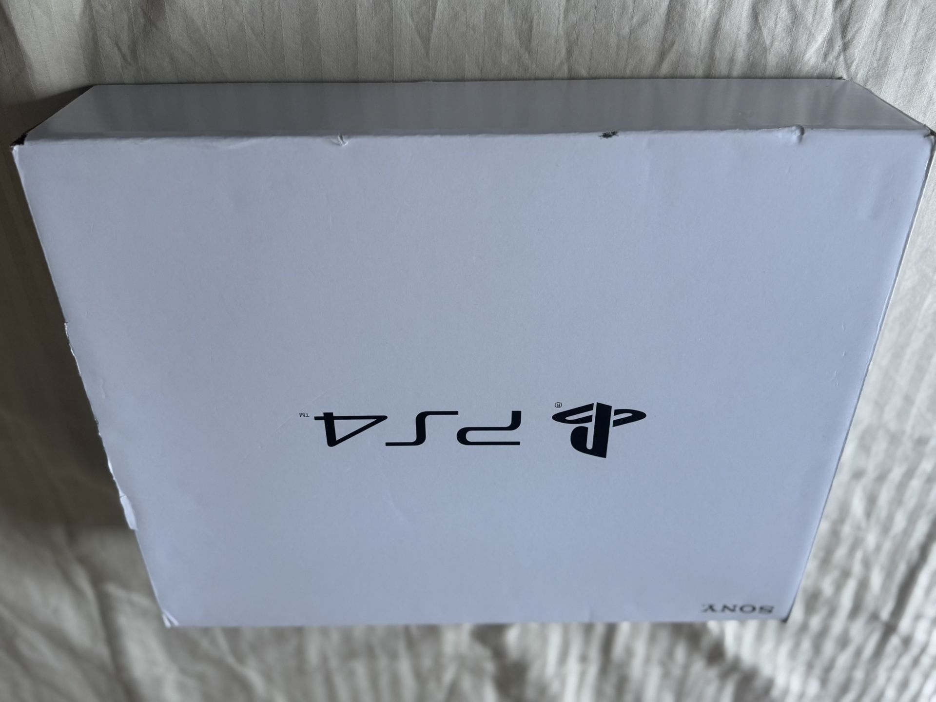 PlayStation PS4 Slim