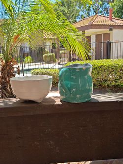 Pots, need gone by Saturday afternoon