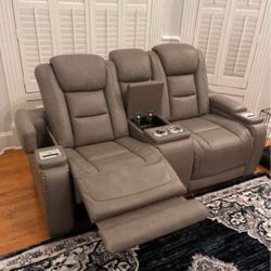 💥 Genuine Leather Gray Comfort Power Reclining Living Room Set With  Adjustable Headrest 💥 Sofa & Loveseat ☄️ Delivery Available✅ Brand New☀️ 