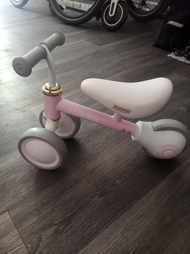 ayeku tricycle for very young child