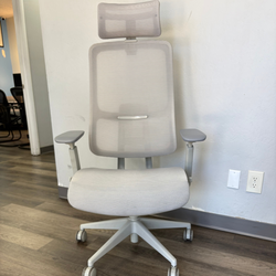 Premium Ergonomic Mesh Office Chair w/ Headrest for Sale!!