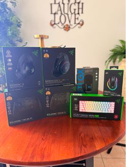 Elite Gaming/Streaming Bundle - Razer Wolverine 8K, Yeti GX, Huntsman Mini