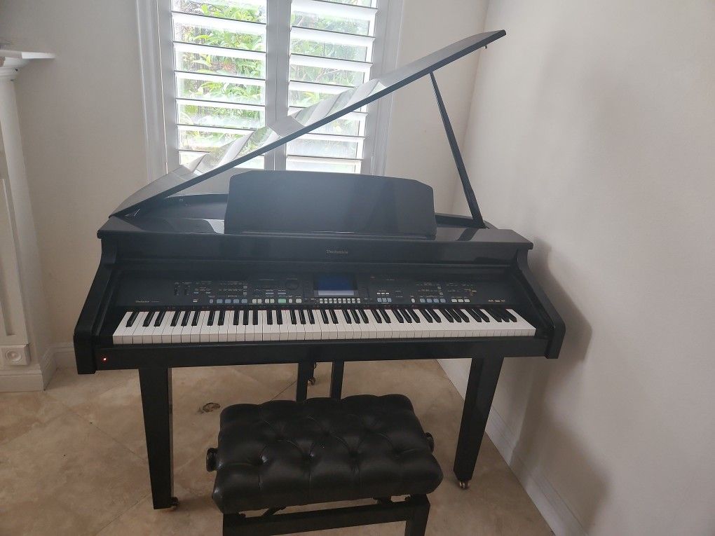 Technics Baby Grand Piano - Your Own Shipping Method 