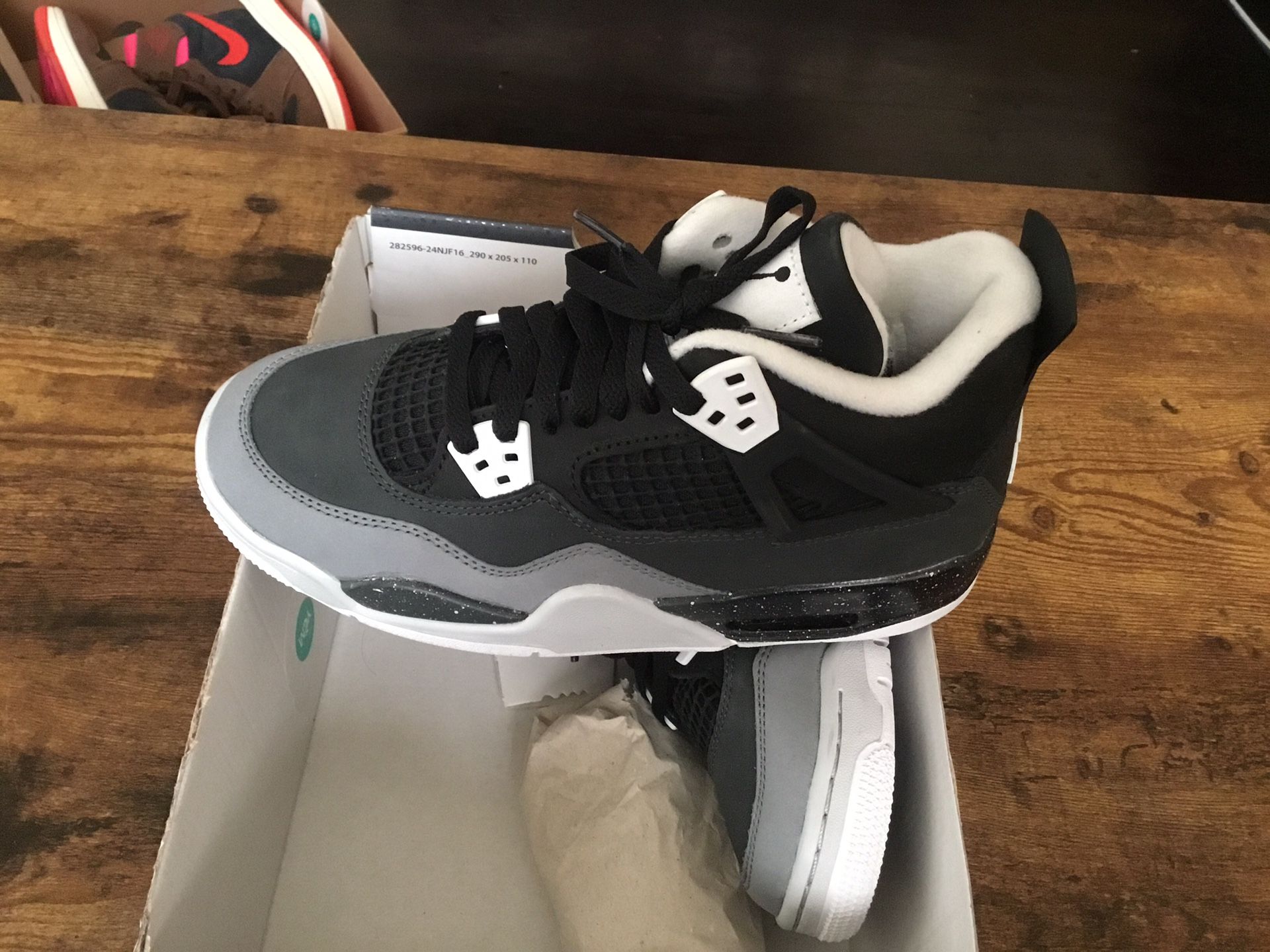 New Kid’s Air Jordan 4 Retro size 4.5Y/6W