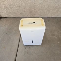 For Sale hOmelabs 1500 Sq. Ft. Energy Star Dehumidifier $140 Obo