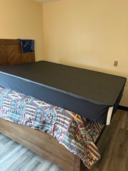 Like new boxspring