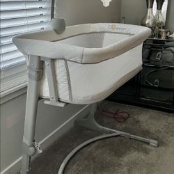 Bassinet | Co Sleeper brand (barely used)