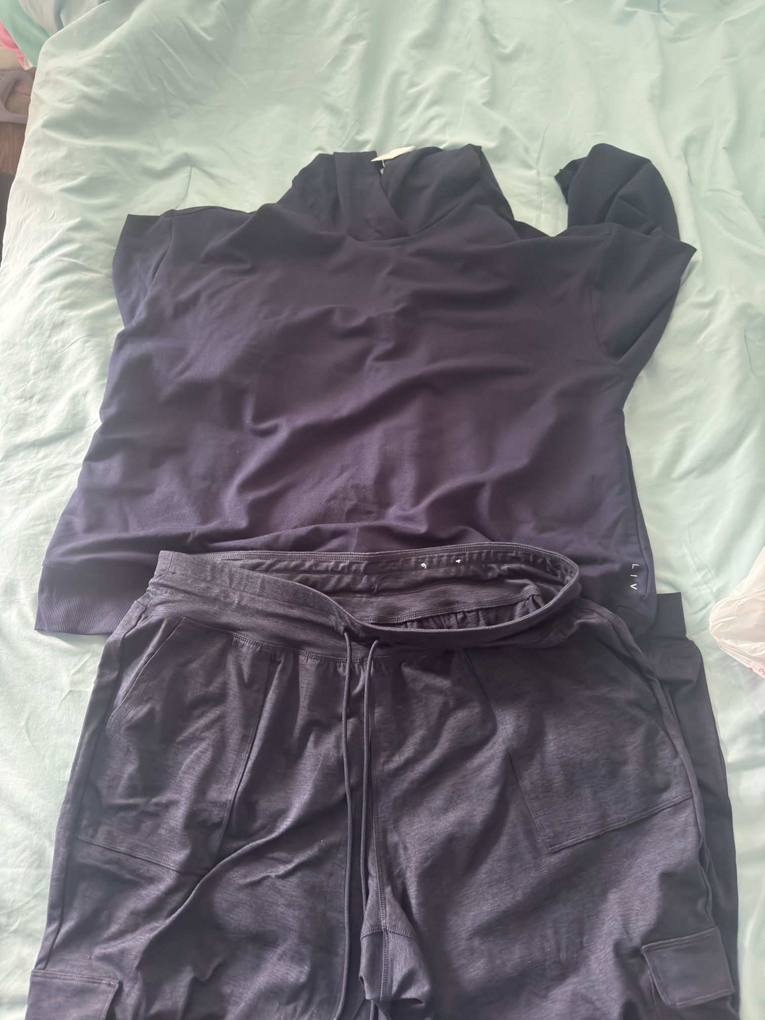 BRAND NEW Women’s Joggers Set