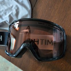 Smith googles with bag