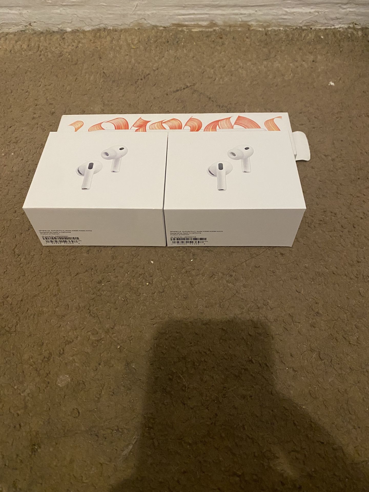 Air Pods Pro 3 X2 +1 Apple Pencil. Read Description