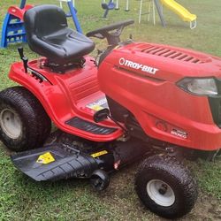 Lawnmower Tractor Troy Bilt 