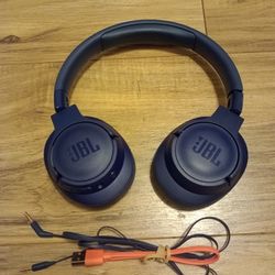 JBL 720 BT Headphones Basically New