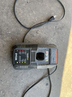 Ryobi P118 18V NiCd Lithium Ion Battery Charger - USED