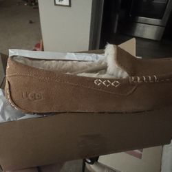UGG Moccasin 