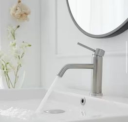 Black bathroom Faucet New In Box! Many Available!! Black And Nickel  F6BL $20