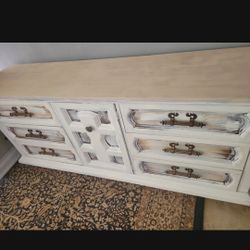 Ultra White Dresser; All Drawers Works Perfectly,  9 DRAWERS 1 DOOR 