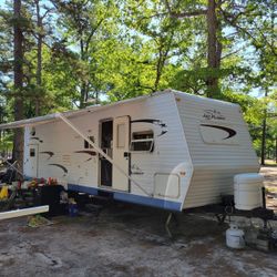2005 Jayco 32 Ft Long Camper 