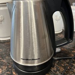 Electric Water Kettle - Hamilton Beach 
