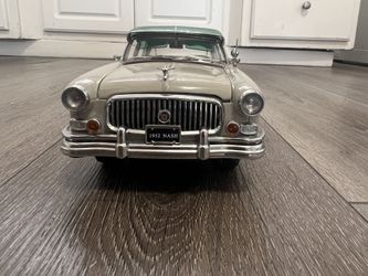 Diecast 1/18 Scale SUN STAR 1952 NASH  AMBASSADOR AIRFLYTE 4-DOOR   Platinum Collection