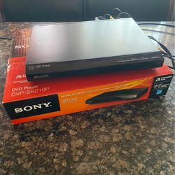 Sony Progressive Scan CD DVD Player Model DVP-SR210P