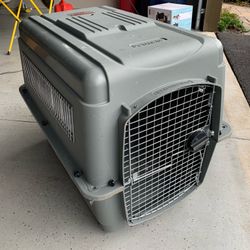 Sky Kennel Dog Carrier.  50-70 Lb