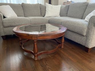 Solid wood coffee table w/beveled glass