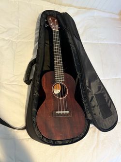 Gretsch G9120 Tenor Ukulele + Gator Padded Gig Bag
