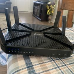 Used Net gear AC4000 Tri Band Router