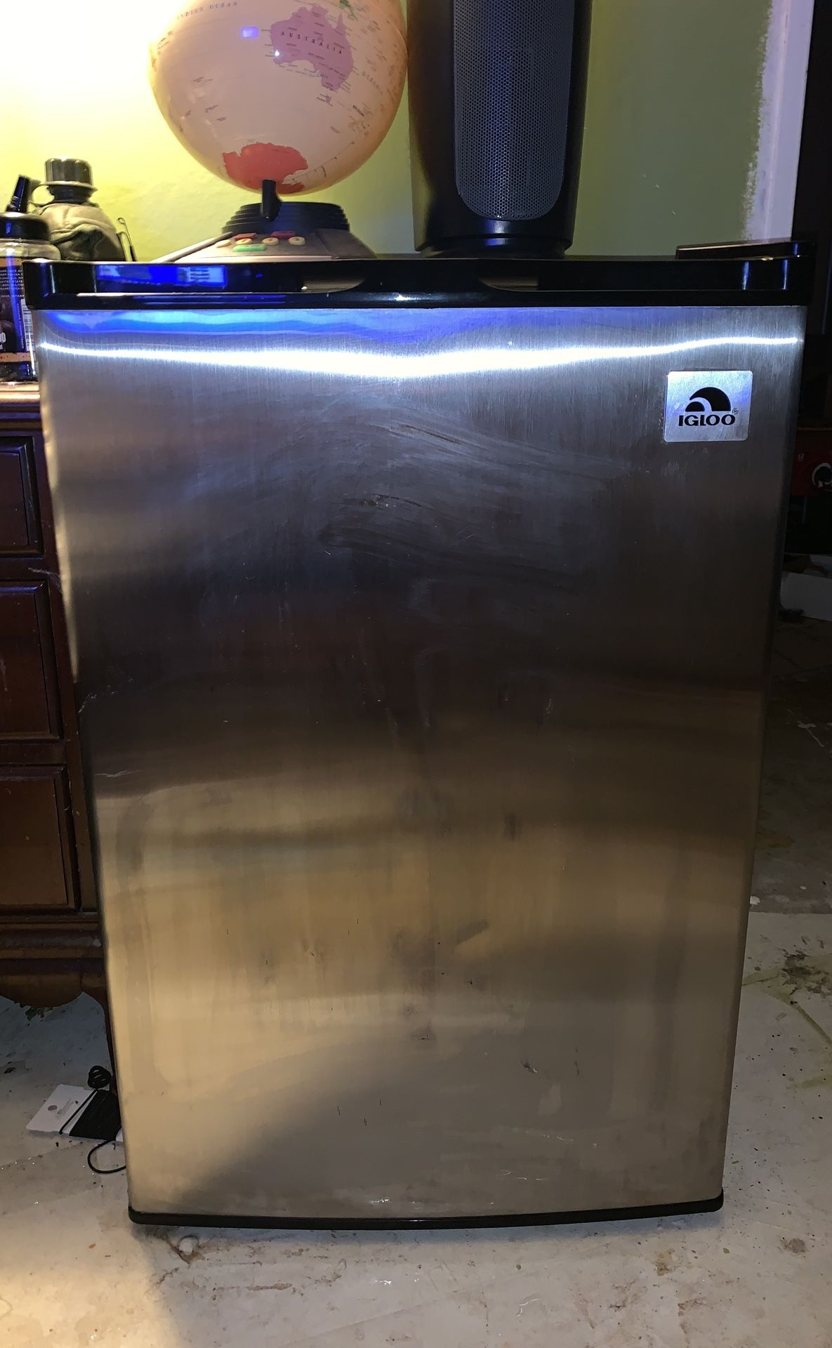 Igloo 3.2 cu. ft. Stainless steel refrigerator and freezer