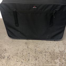 35”wx11”dx28”h Super big luggage good condition like new