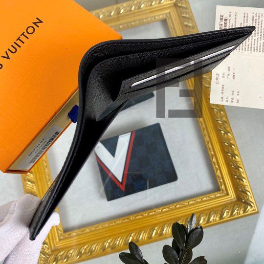 Louis Vuitton x Supreme Black Wallet M67542 11x9cm