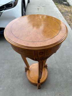 Classic Cocktail Table