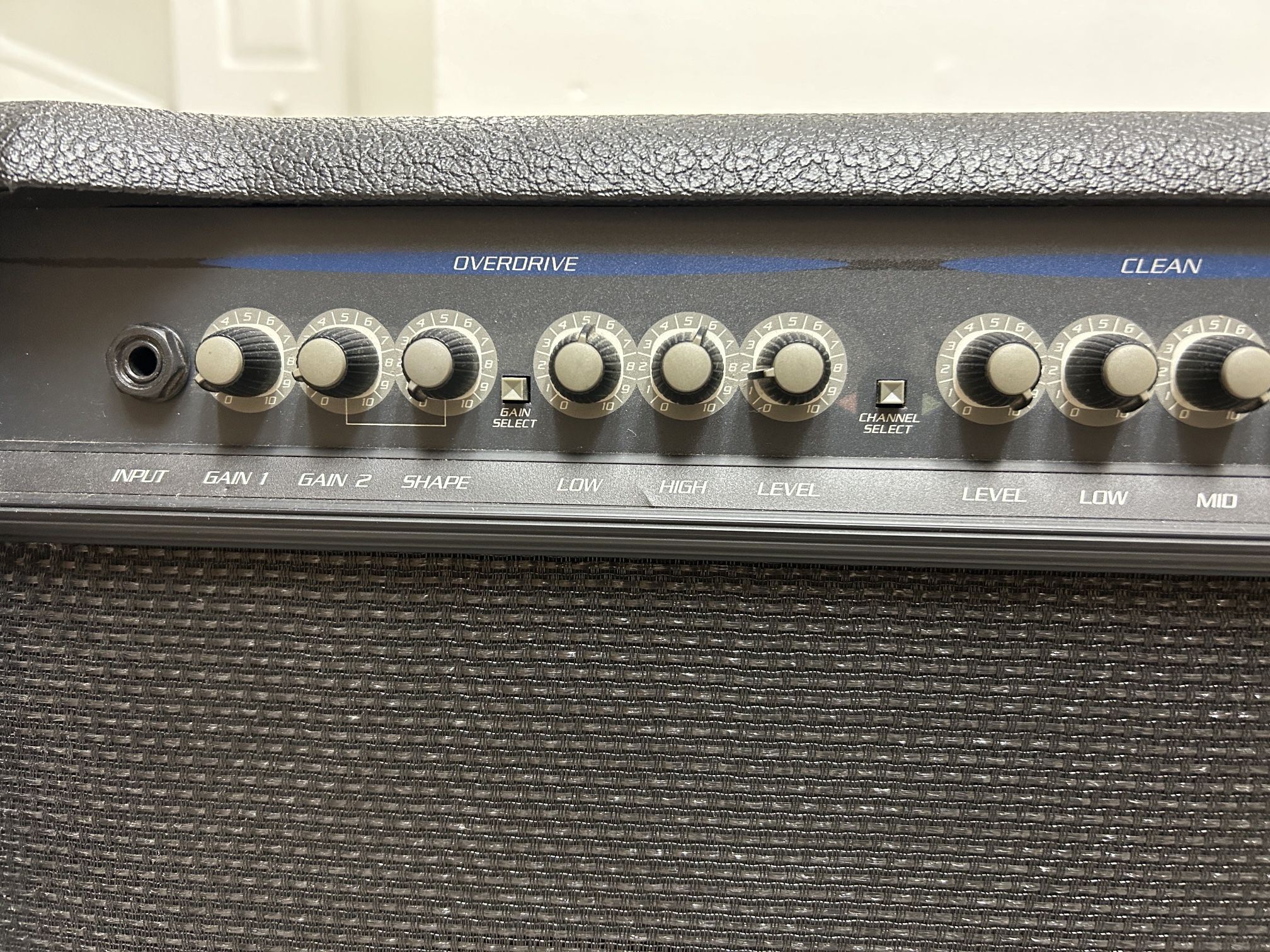 Amp GFX 212 Combo 120 Watts 2 X12”