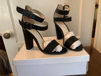 Women’s black heel sandals size 7.5