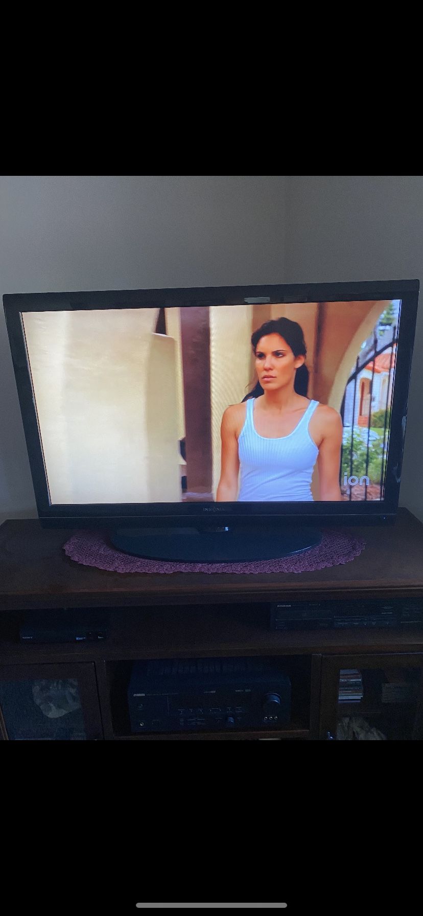 Insignia 42 inch LCD TV