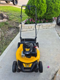 Dewalt Gas Mower 7.25ft 163cc Self Propelled RWD Working Very Well Trabajando Super Bien