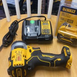 XTREME 12-volt Variable Speed Brushless 1/2in Drive Cordless Impact Wrench w 5AH battery & Charger