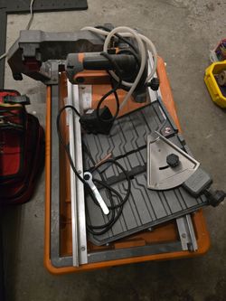 RIDGID Tile Table Saw With Pump