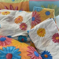 Complete  6 Pc Twin Daisy Comforter Bedding Set
