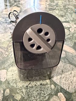 Electric pencil sharpener