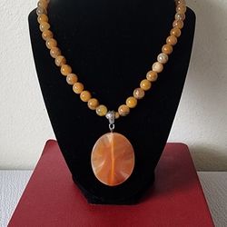 Stone Beads,stone beads necklace, jade with amber medallion