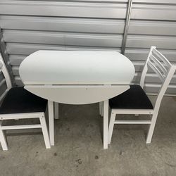 Foldable table and chairs