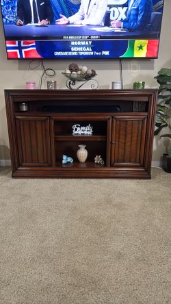 Entertainment center