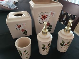 Five Piece Set For You Bed/BATHROOM 