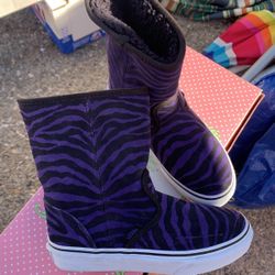 Kids  Vans Slip N on Boot Faux Fur  Size 13 1/2