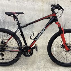 GIANT REVEL1  MOUNTAIN BIKE 24 SPEED