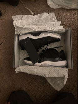Jordan 11 Space Jam Size 8.5M