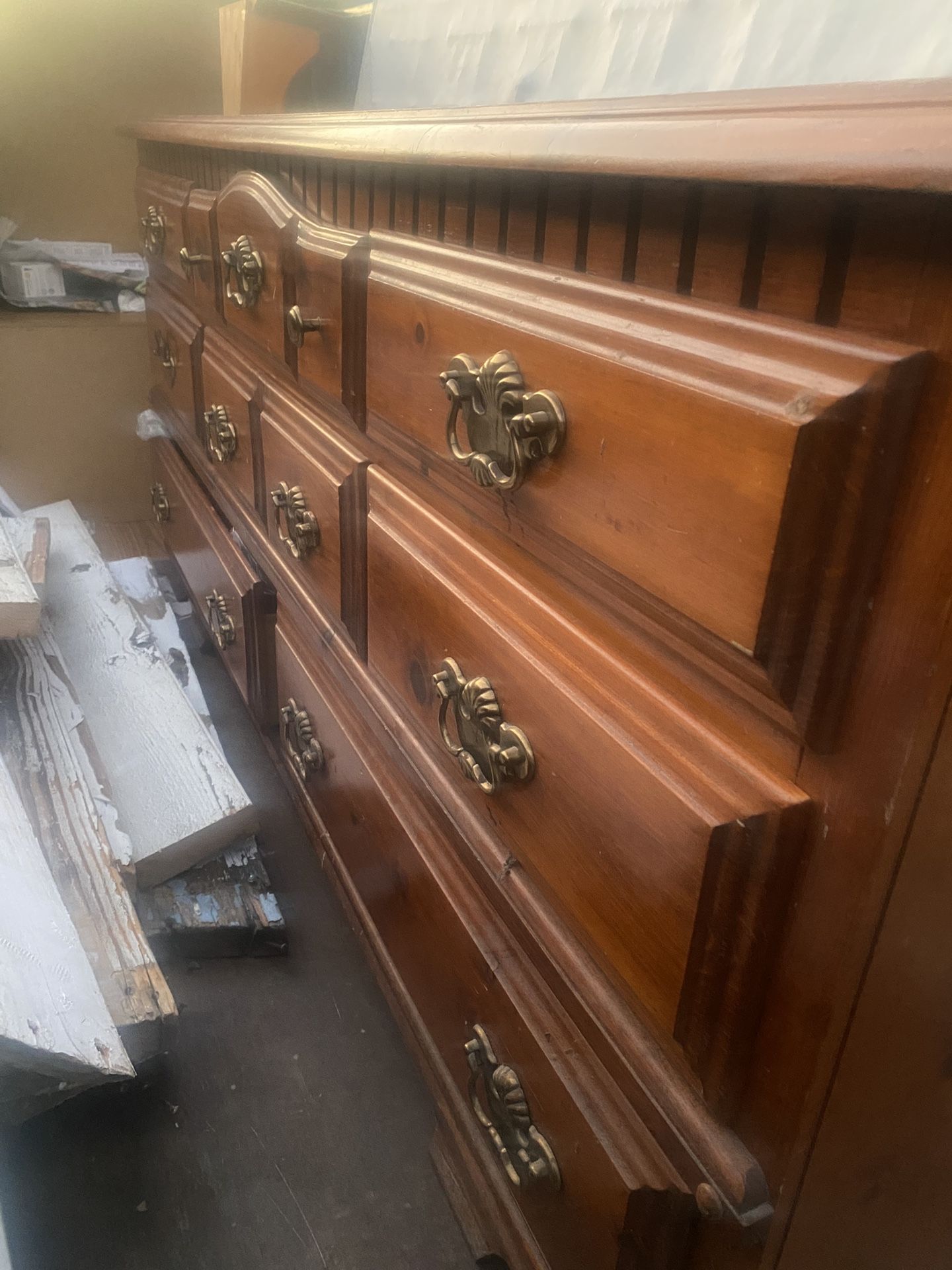Dresser With Mirror