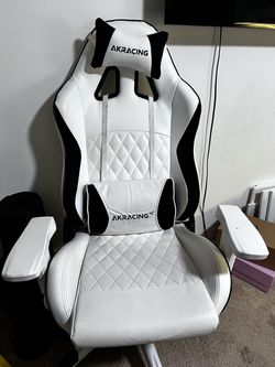 AKRacing Gaming Chair White and Black