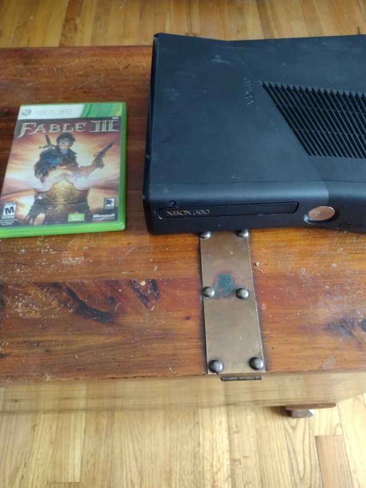 Microsoft Xbox 360 Slim With Fable 3 (TESTED) (READ DESC)